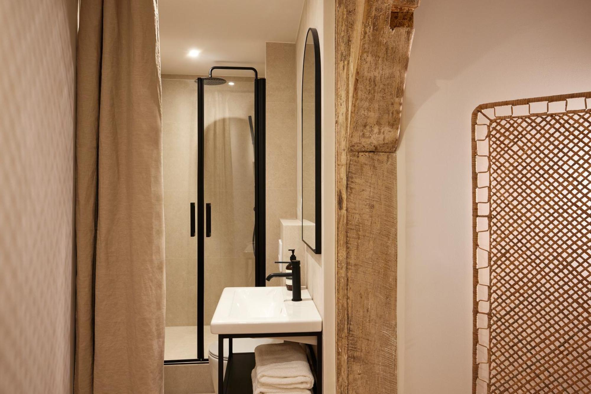 Stylish 2Br & 2Ba With Private Terrace Apartment ปารีส ภายนอก รูปภาพ