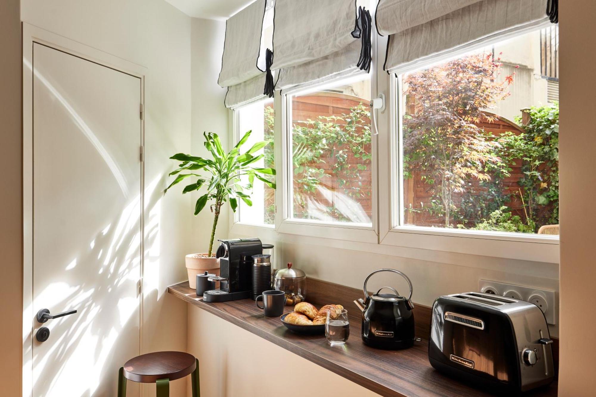 Stylish 2Br & 2Ba With Private Terrace Apartment ปารีส ภายนอก รูปภาพ