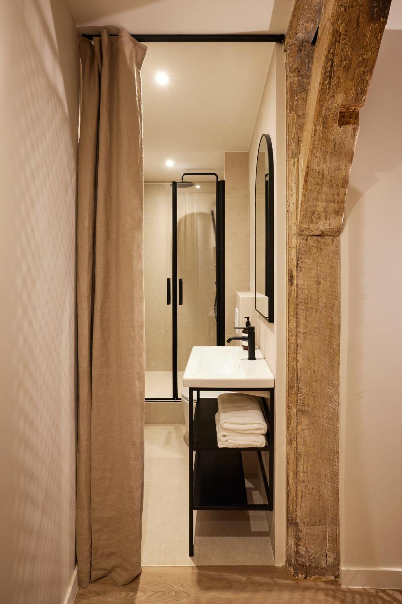Stylish 2Br & 2Ba With Private Terrace Apartment ปารีส ภายนอก รูปภาพ