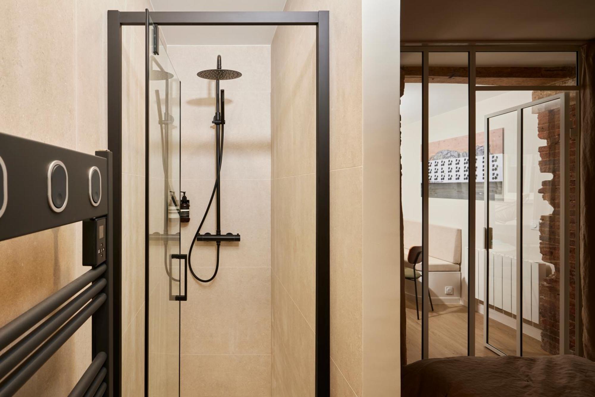 Stylish 2Br & 2Ba With Private Terrace Apartment ปารีส ภายนอก รูปภาพ